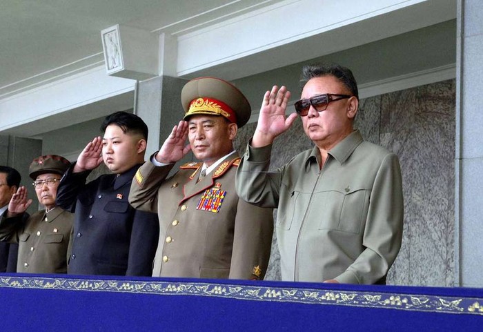 Kim Jong-ul còn quá trẻ, trong khi trọng trách trước mắt rất lớn