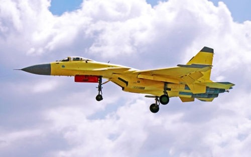 Máy bay chiến đấu J-15 trông rất giống Su-33 của Nga