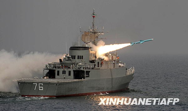 Iran thử nghiệm nhiều loại vũ khí mới trong cuộc tập trận trên biển lần này. Trong hình là tàu khu trục Jamaran của Iran