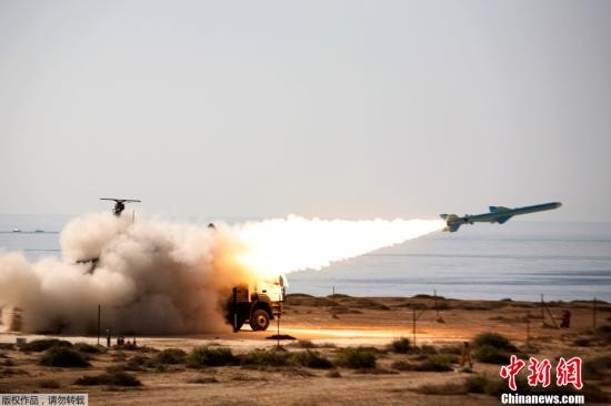 Cuộc tập trận Velayat 90 diễn ra trong 10 ngày. Trong hình là tên lửa Iran được phóng