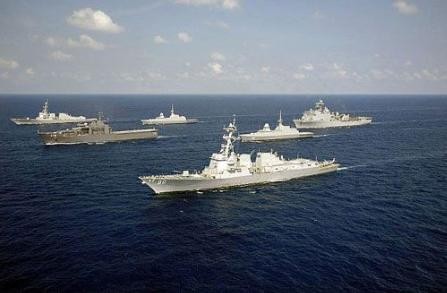 Biển Đông ngày càng tấp nập tàu chiến các nước
