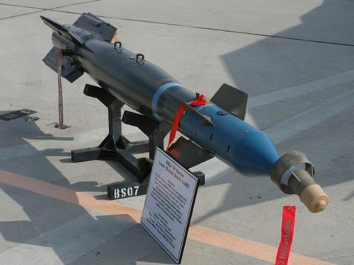 Bom dẫn đường laser GBU-12 do quân Mỹ chế tạo