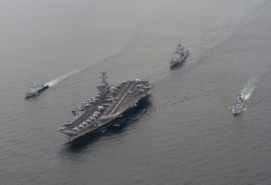 Ngày 26/1/2011, hạm đội tàu chiến gồm cụm chiến đấu tàu sân bay Carl Vinson Mỹ và Hải quân Malaysia thị uy ở eo biển Malacca