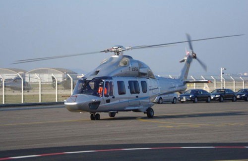 Máy bay trực thăng Z-15 (AC352) bay thử tại Pháp.