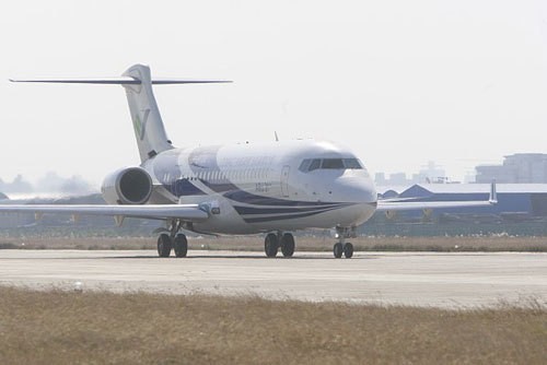 Đến nay, máy bay chở khách ARJ21-700 của Trung Quốc đã có đơn đặt hàng 300 chiếc ở trong nước.