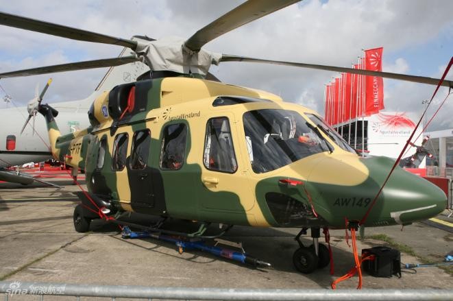 Máy bay trực thăng tầm trung AW149 của Công ty Finmeccanica - Italia.