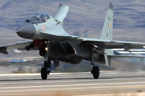 Trung Quốc còn tồn tại rất nhiều tranh chấp biên giới lãnh thổ với các nước láng giềng. Trong hình là máy bay chiến đấu đa năng Su-30MKI của Ấn Độ.