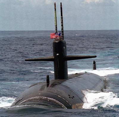 Tàu ngầm hạt nhân tấn công Los Angeles - Hải quân Mỹ, có tiếng ồn 128 db.