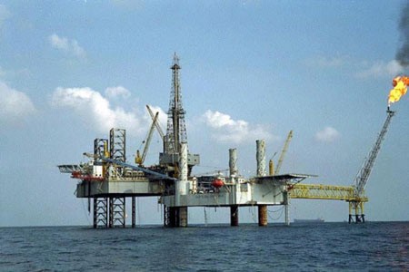 Giàn khoan dầu khí của Philippinese ở biển Đông.