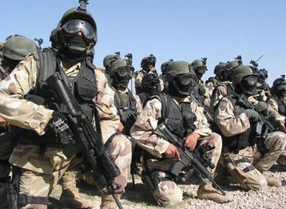 Mỹ đã rút quân khỏi Iraq. Trong hình là lực lượng chống khủng bố Iraq trang bị súng carbine do Mỹ chế tạo.