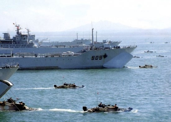 Hải quân Trung Quốc tiến hành tập trận đổ bộ.