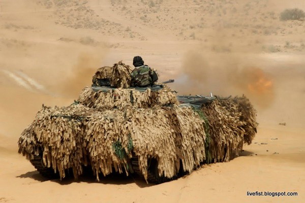 Chiến xa BMP-2 của Ấn Độ ngụy trang diễn tập. (ảnh minh hoạ, nguồn: internet)