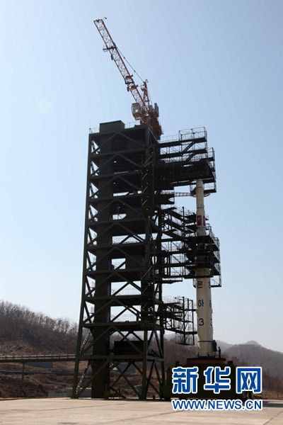 Tên lửa đẩy Ngân Hà-3 của Cộng hòa Dân chủ Nhân dân Triều Tiên đã được lắp đặt ở Trạm phóng Vệ tinh Sohae.