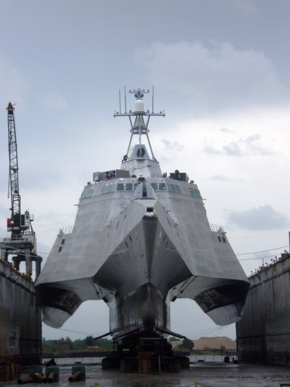 Tàu chiến đấu ven bờ Independence LCS-2 áp dụng thiết kế tam thể.
