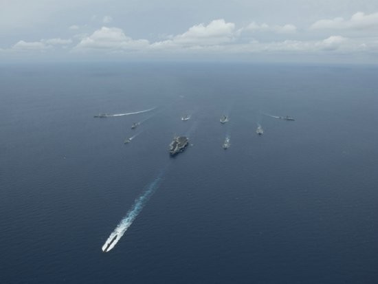 Hạm đội liên hợp Mỹ-Ấn tập trận chung ở Ấn Độ Dương tháng 4/2012.