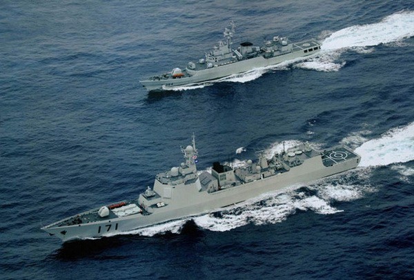 Tàu khu trục tên lửa 171 Hải Khẩu (hình bên dưới).