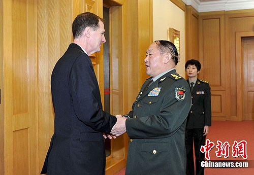 Ngày 2/5, Bộ trưởng Quốc phòng Trung Quốc hội kiến với quyền Thứ trưởng Quốc phòng Mỹ Miller.