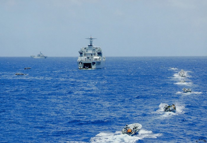 Hải quân Trung Quốc tập trận đổ bộ.