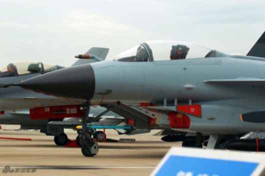 Đặc tả đầu máy bay chiến đấu J-10A của Không quân Trung Quốc.
