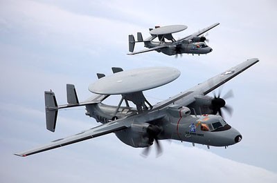 Máy bay cảnh báo sớm E-2D Advanced Hawkeye trang bị cho tàu sân bay Ford