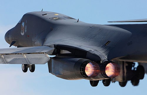 Máy bay ném bom chiến lược B-1B của Mỹ.