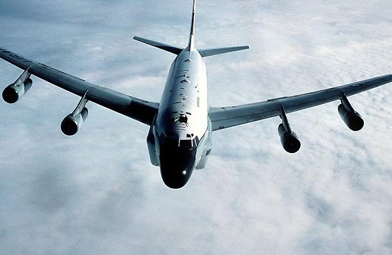 Theo số liệu năm 2008, phi đội 390 của Không quân Mỹ đóng tại Okinawa, Nhật Bản có 3 máy bay trinh sát chiến lược RC-135.