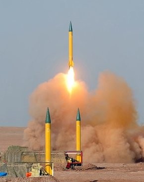 Iran vừa tổ chức cuộc diễn tập "Nhà tiên tri-7. Trong hình là tên lửa tầm trung Shahab-1 của Iran trong cuộc diễn tập này.