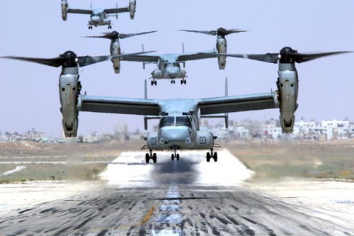 Máy bay vận tải kiểu mới - máy bay cánh xoay MV-22 Osprey của Mỹ.