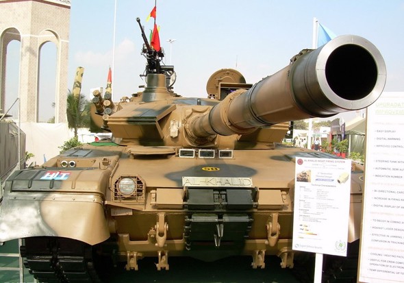Xe tăng Al Khalid MBT-2000 do Trung Quốc-Pakistan hợp tác nghiên cứu phát triển, sử dụng động cơ của Ukraine.