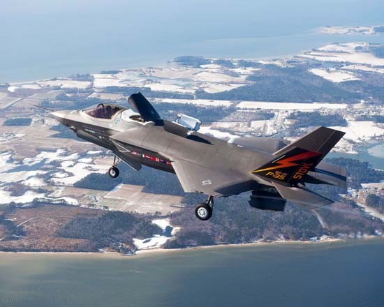 Máy bay chiến đấu F-35B phiên bản hải quân đang được Mỹ nghiên cứu phát triển, sản xuất.