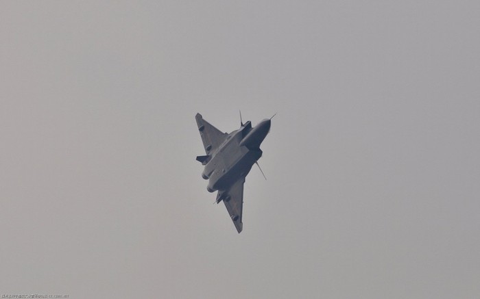 J-20 bay thử ngày 10/3/2012.