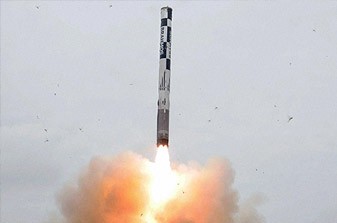 Ấn Độ phóng thử thành công tên lửa hành trình siêu âm Brahmos.