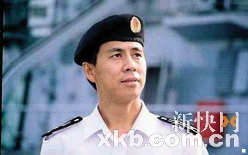 Ngày 2/8/2011, Lý Hiểu Nham được xác định là chỉ huy đầu tiên của tàu sân bay Trung Quốc.