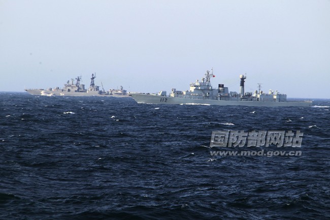 Ngày 25/4/2012, Trung-Nga diễn tập bảo vệ tuyến đường hàng hải ở biển Hoàng Hải.
