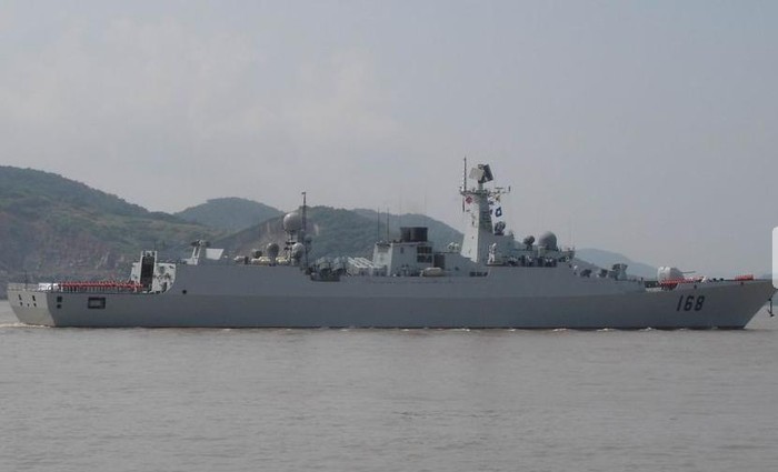 Tàu khu trục tên lửa Quảng Châu
