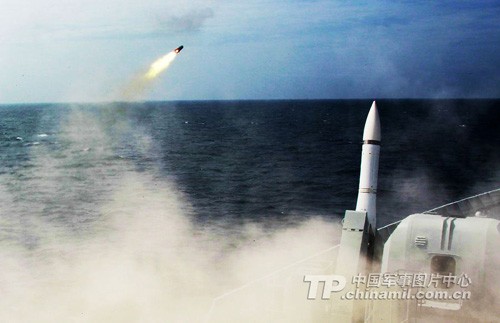 Cuối tháng 6/2012, Hạm đội Nam Hải tổ chức diễn tập bắn đạn thật - phòng không chống tên lửa.