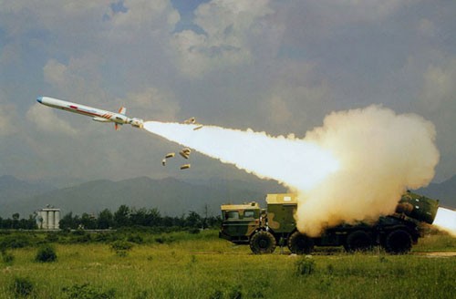 Tên lửa bờ đối hạm YJ-62 do Trung Quốc sản xuất.