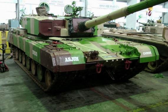 Xe tăng chiến đấu Arjun MKII của Ấn Độ.