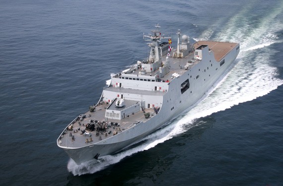 Tàu vận tải đổ bộ (cỡ lớn) 071 của Hải quân Trung Quốc.