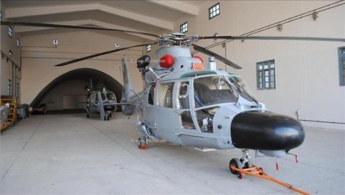 Máy bay trực thăng săn ngầm Z-9EC do Trung Quốc tự sản xuất.