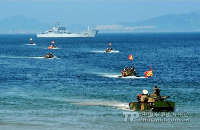 Quân khu Nam Kinh diễn tập đổ bộ trên biển