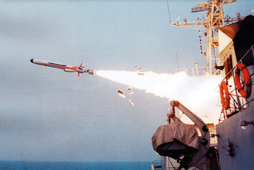 Tên lửa hành trình Tomahawk trang bị trên tàu chiến của Mỹ.