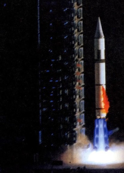 Tên lửa đạn đạo tầm xa kiểu cũ DF-5A có tầm phóng 12.000 km.