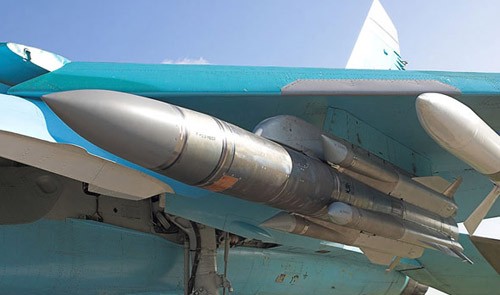 Tên lửa chống bức xạ tốc độ cao KH-31P trang bị cho máy bay ném bom chiến đấu Su-34 của Nga