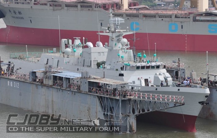 Trung Quốc phát triển tàu hộ vệ hạng nhẹ 056 có khả năng săn ngầm và triển khai ở biển Đông.