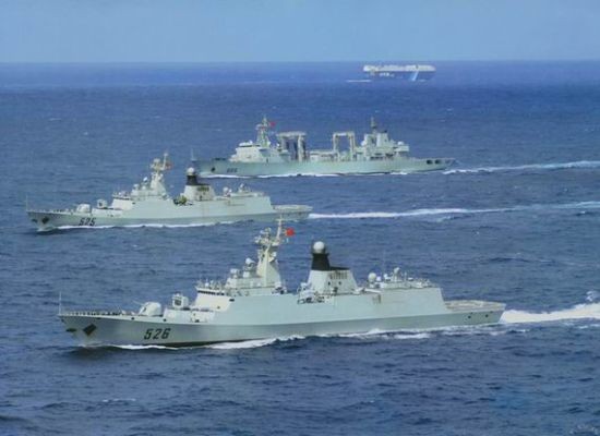 Biên đội hộ tống Hải quân Trung Quốc thực hiện nhiệm vụ hộ tống ở vịnh Aden, Ấn Độ Dương.
