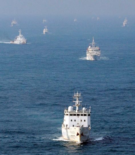 Ngày 18/9/2012, Trung Quốc có 12 tàu công vụ đến vùng biển lân cận đảo Điếu Ngư/Senkaku hiện do Nhật Bản kiểm soát.