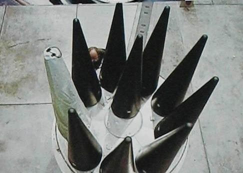 Đầu đạn hạt nhân W87 được tháo dời khỏi tên lửa đạn đạo xuyên lục địa Peacekeeper Mỹ