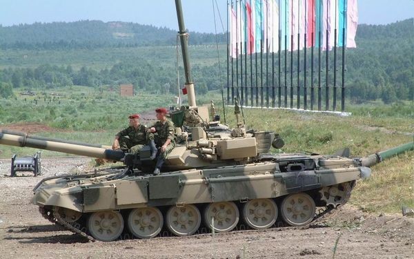 Xe tăng chiến đấu T-90