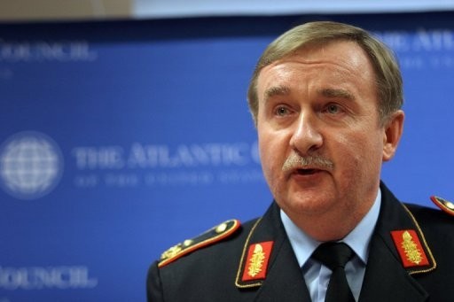 Tham mưu trưởng Bộ Tư lệnh tối cao quân đồng minh châu Âu NATO Manfred Lange